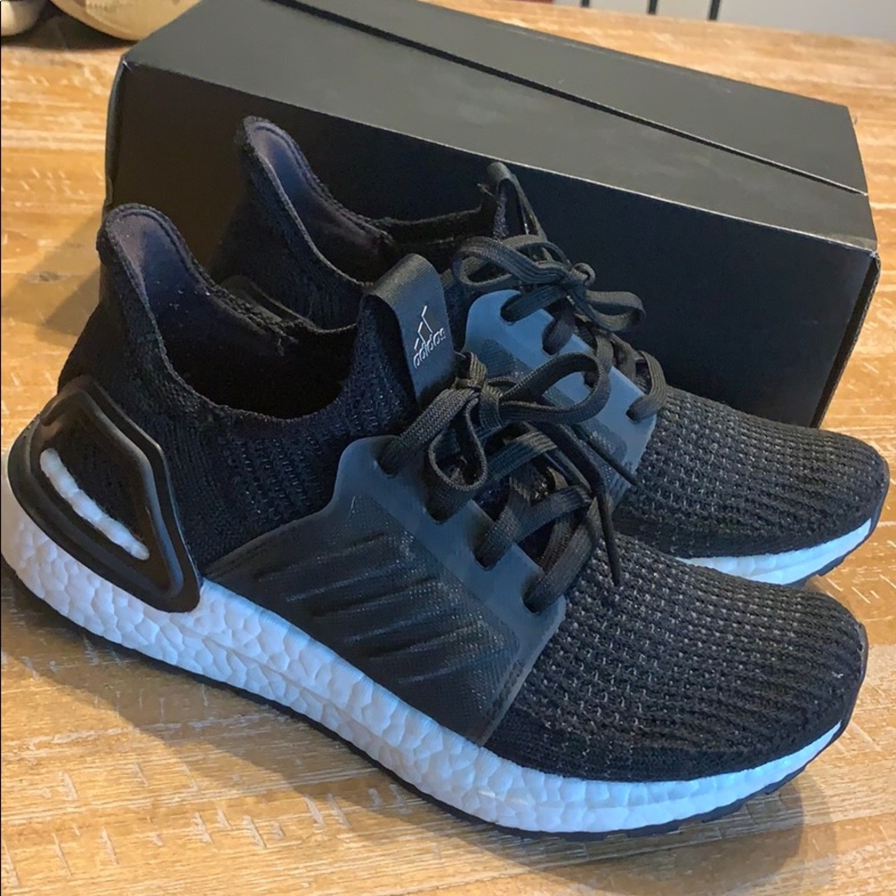 Adidas UltraBOOST 19